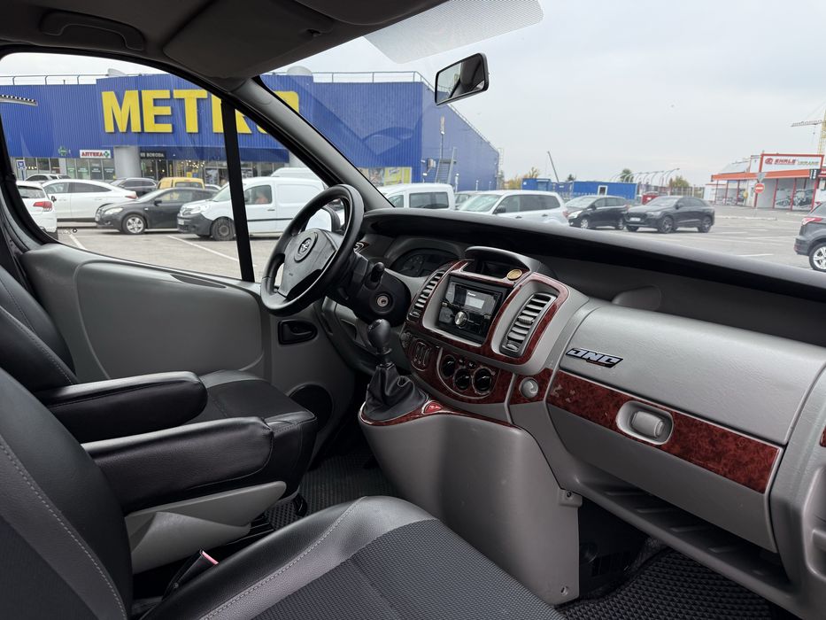 Бус Opel Vivaro 2009 Пасажир, Довга база (2.0 dCi) обмін, лізинг