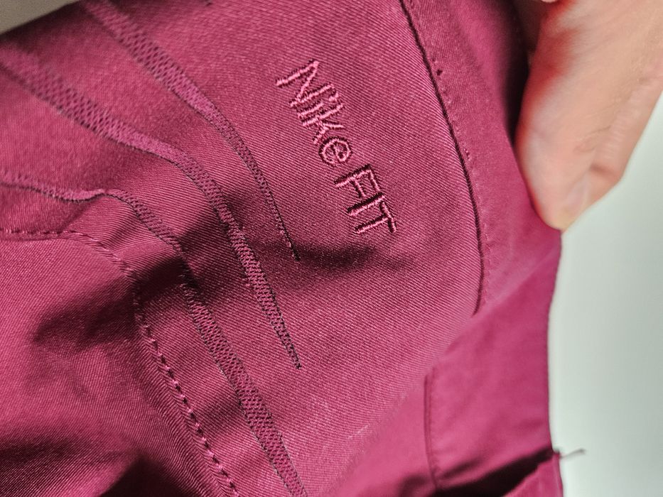 Malinowe dresy nike 40 nike fit dry