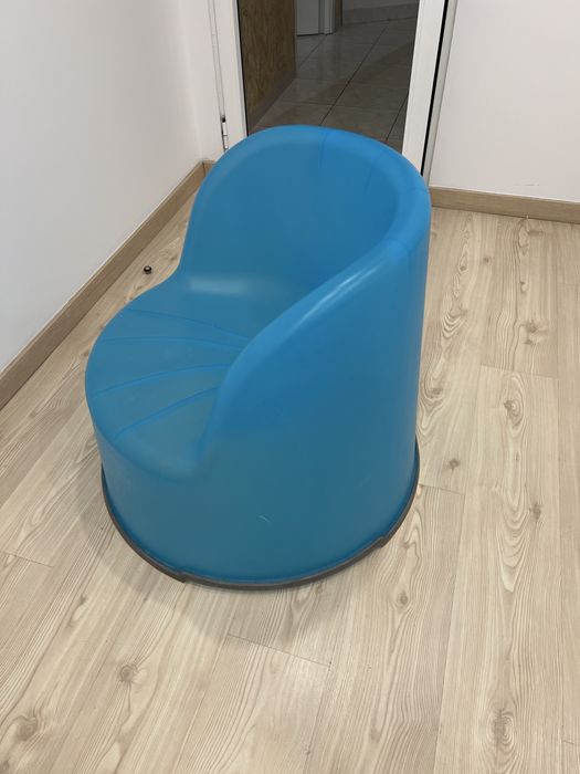 Cadeira em platico para interior ou exterior