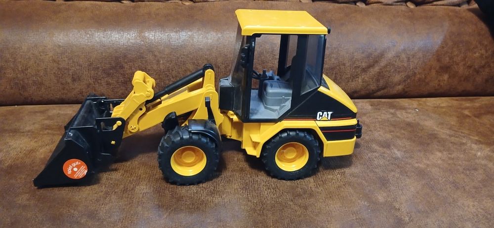 Ескаватор Bruder