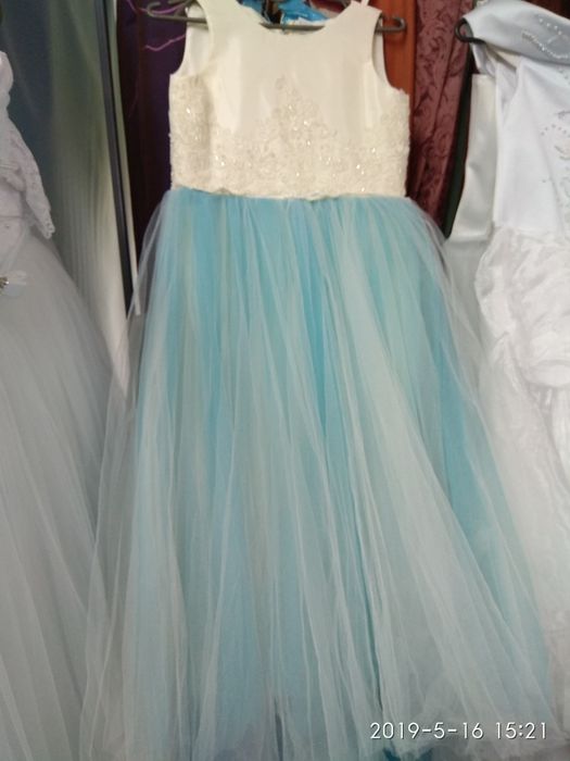 Красива сукня на випускний