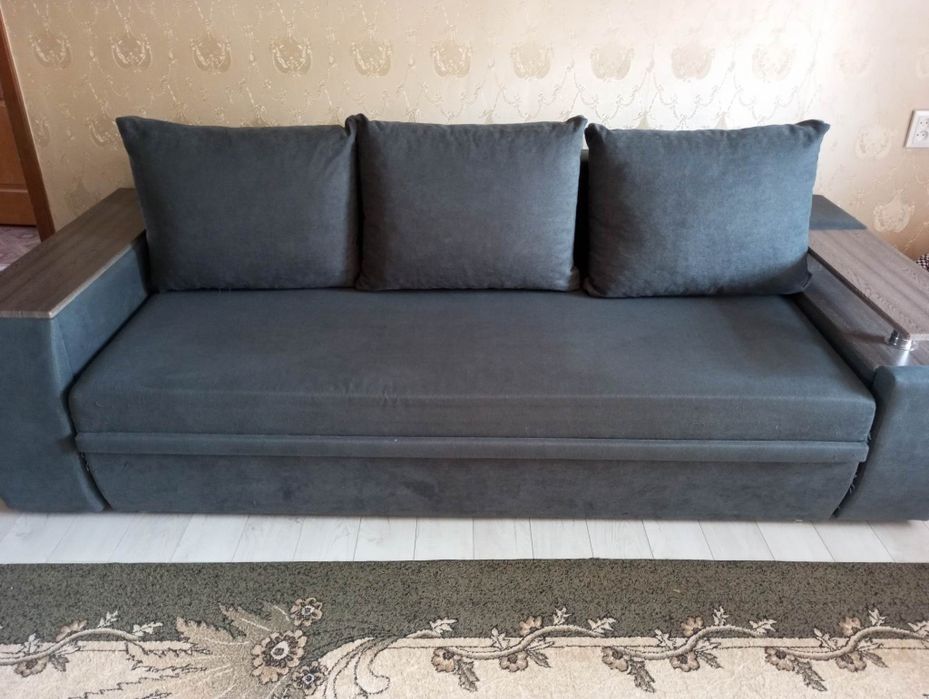 Продається розкладний диван.