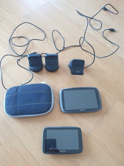 Two TomTom GO GPS Devices64283952105858121