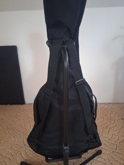 Sprzedam gitarę klasyczną firmy Tanglewood w znakomitym stanie