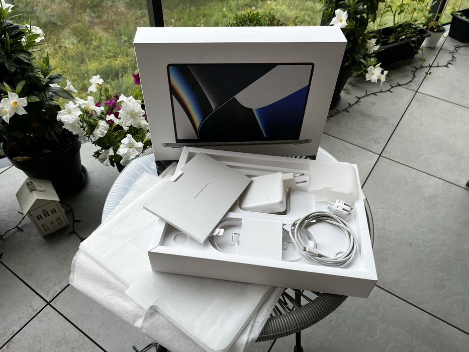 MacBook Pro 14” M1 Pro 10 CPU/16 GPU, 16GB, 1TB, Silver – jak nowy
