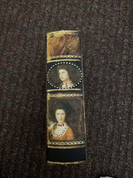 Шкатулка , скринька для зберігання у формі книжки на магніті