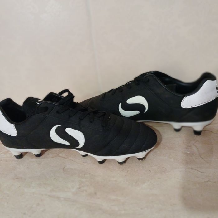 футбольні бутси Sondico для  штучного поля чи газону шипи сороконожки