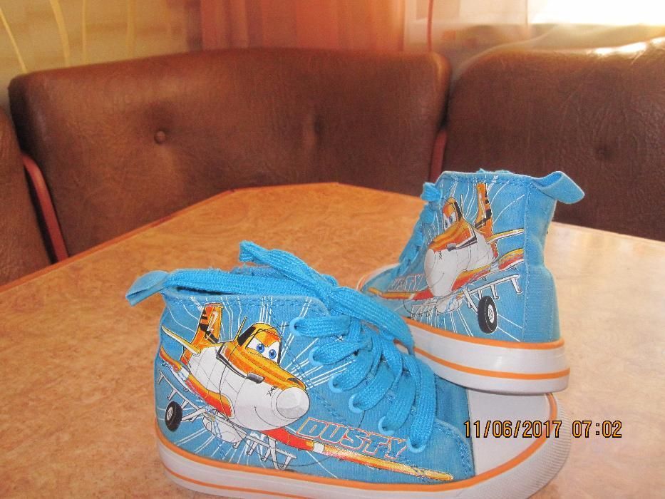 Кеди фірми reserved