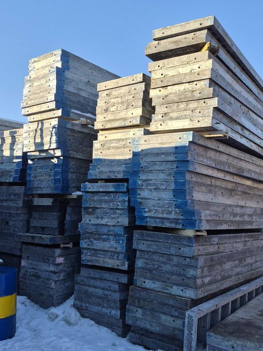 Оренда опалубки полегшеної та тяжкої серії фундаментів та колон .