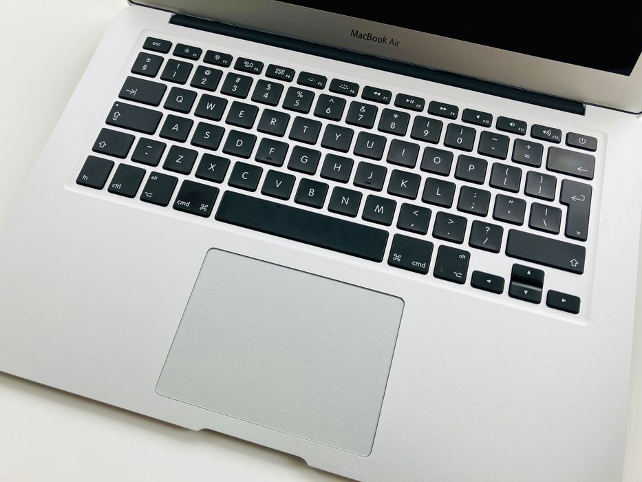 Laptop Apple MacBook Air  i5/8GB/128GB