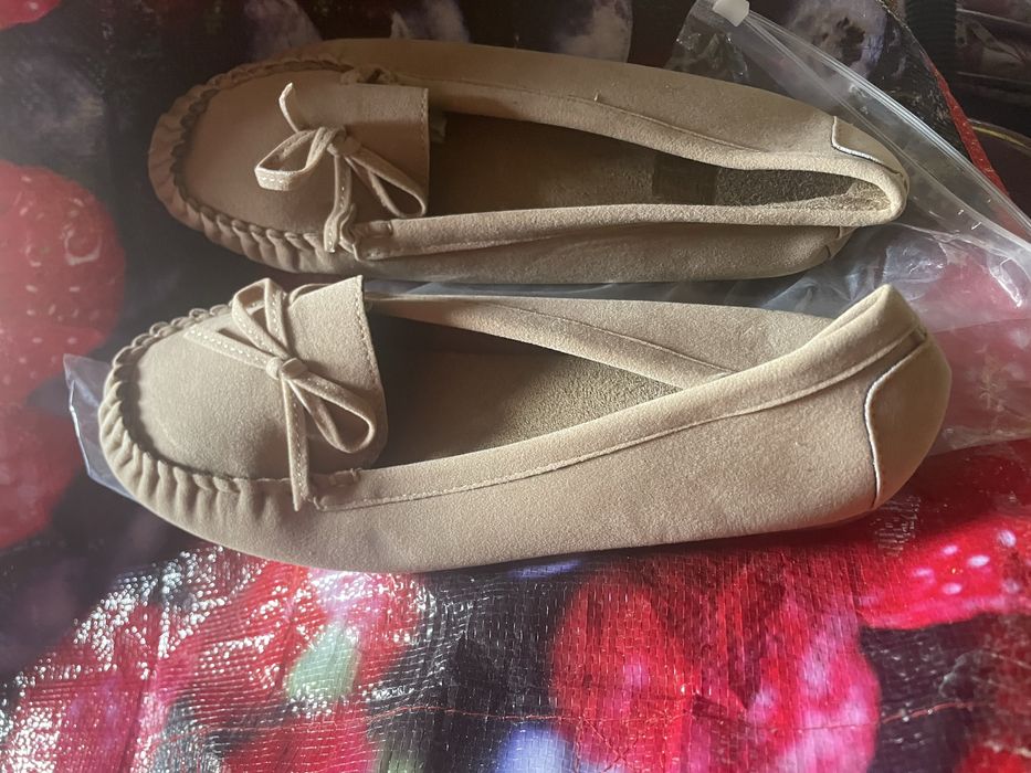 Sapatilha preta e tenis rosa cada e 5 eros sapatilha 7
