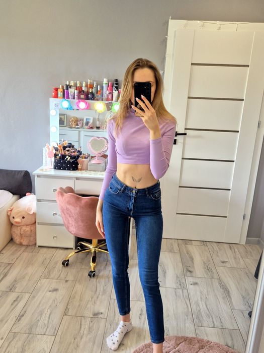 Skinny jeans z wysokim stanem