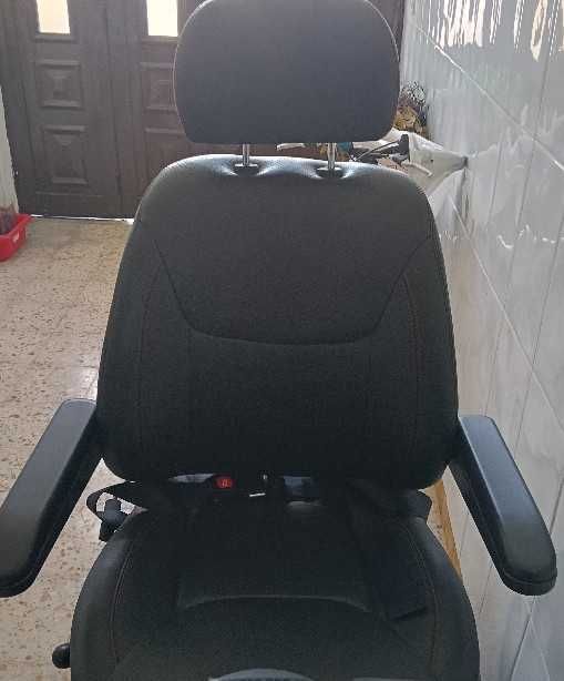 Scooter de mobilidade praticamente nova