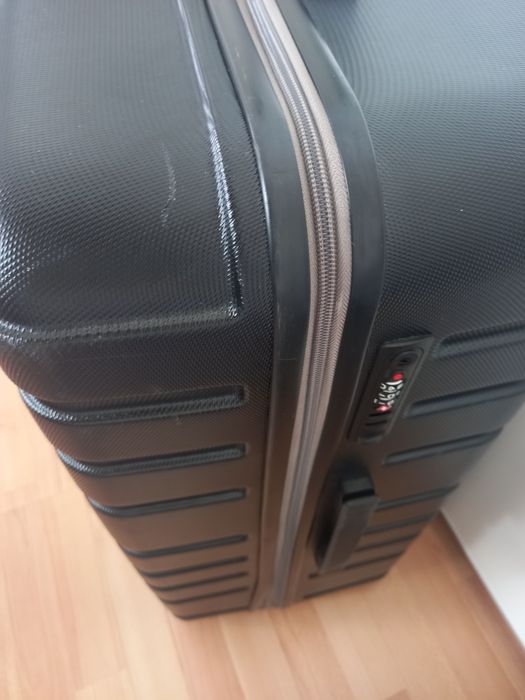 Mala Viagem Grande com defeito.