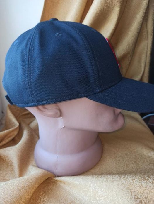Чоловіча кепка new era.