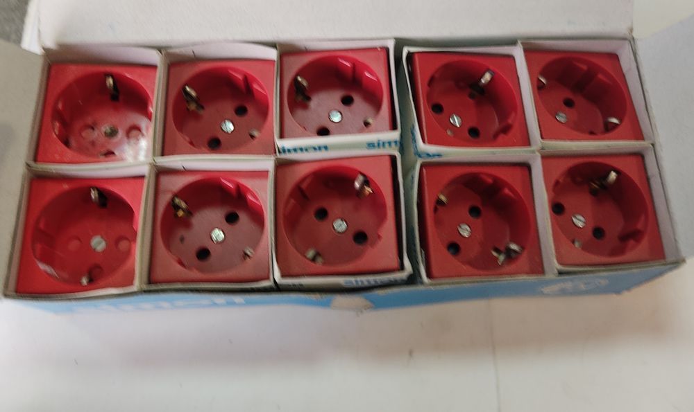 Simon Brand Socket64564143444867120