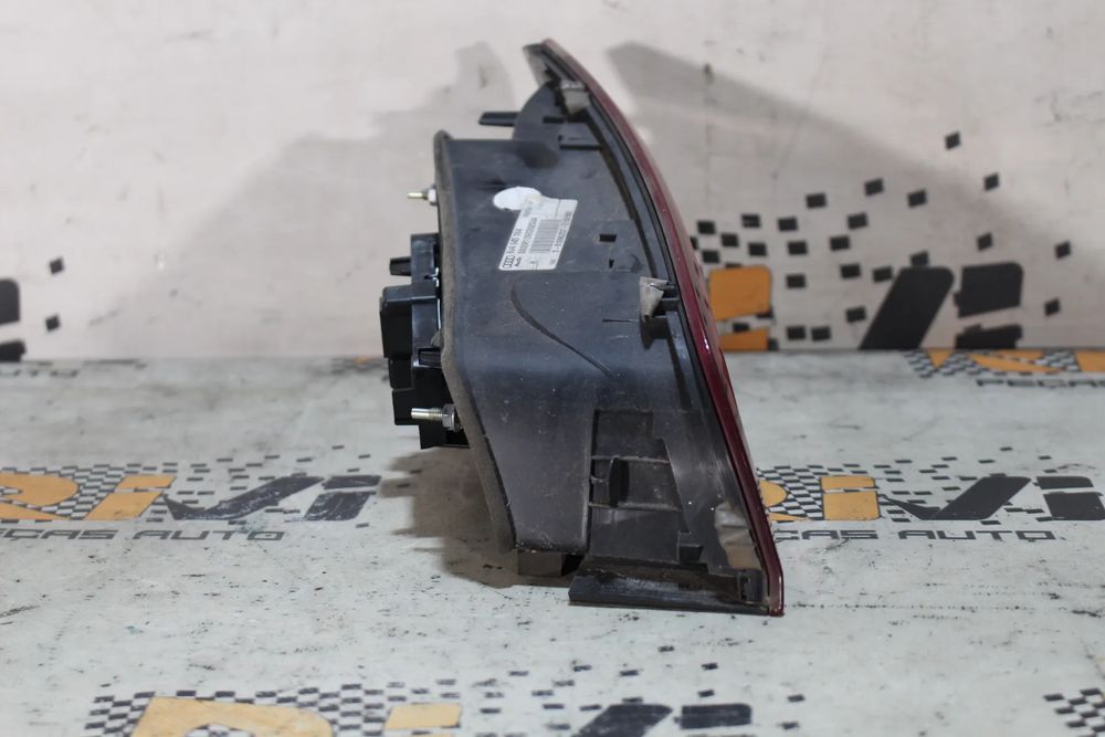 Farolim da mala direito AUDI A3 Sportback (8VA, 8VF)