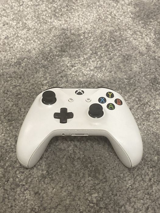 Xbox One S + Pad