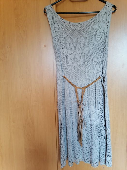 Sukienka ażurowa. Rozmiar m /l.