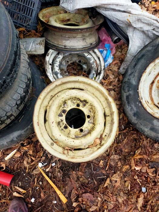 Продам колесные диски  газ24  300 гр 1 шт 14 р