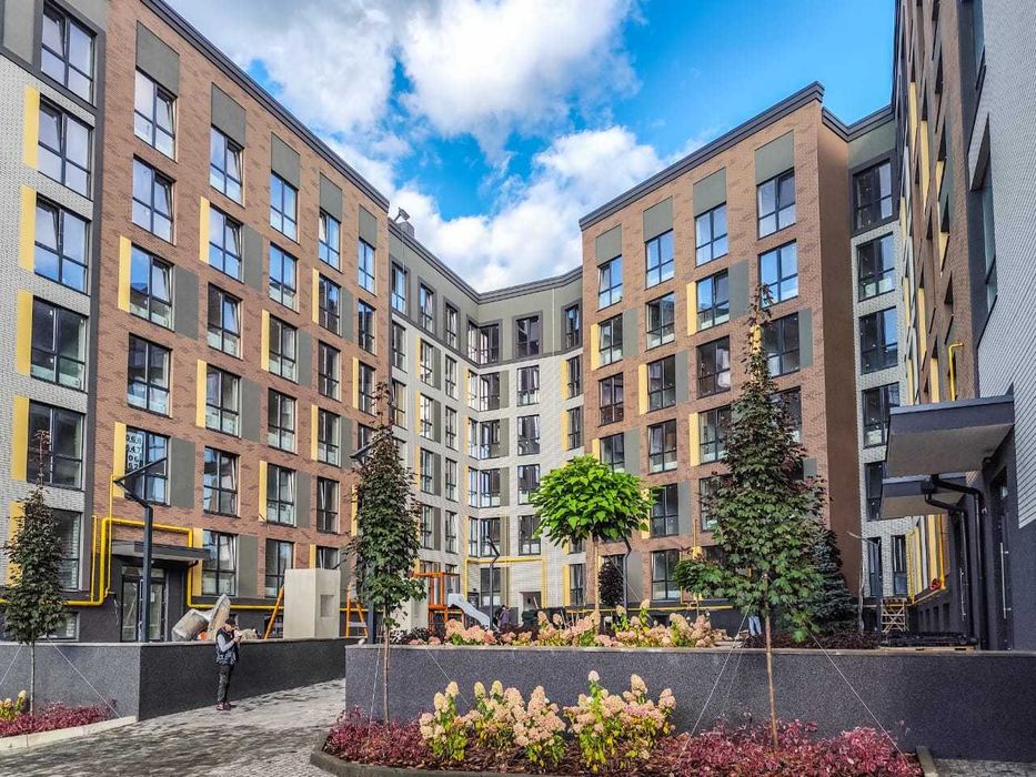 Фасадне приміщення, 77,4 м2,  багатоквартирний ЖК з Укриттям!