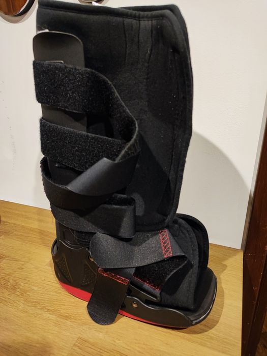 Bota ortopedica.