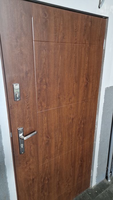 Drzwi wejściowe antywłamaniowe  metalowe 2x zamek