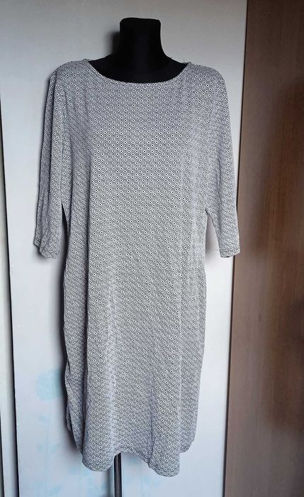 C&A sukienka dzianina czarno biały wzór r. 54