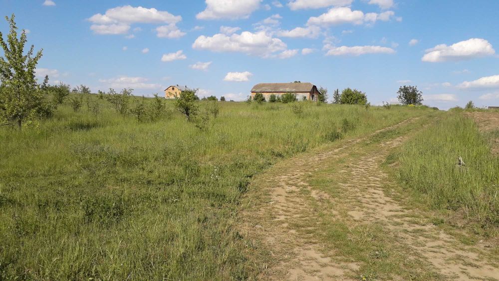 Продаю земельну ділянку с.Великі Бірки