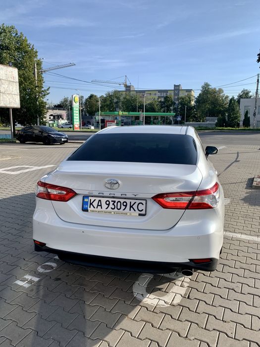Toyota Camry Official  комплектація Elegant