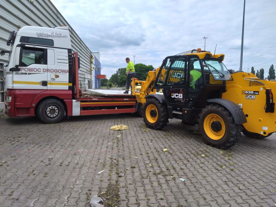 usługi koparko- ładowarka kołowa mini roboty ziemne piasek gruz kucie