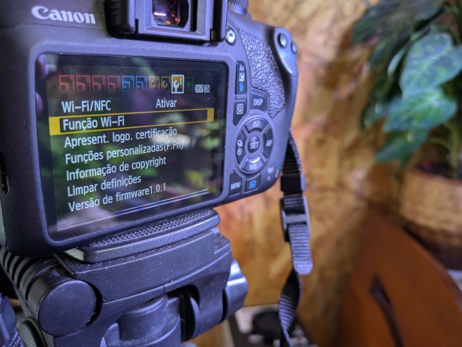 Kit Canon 2000d + tripé