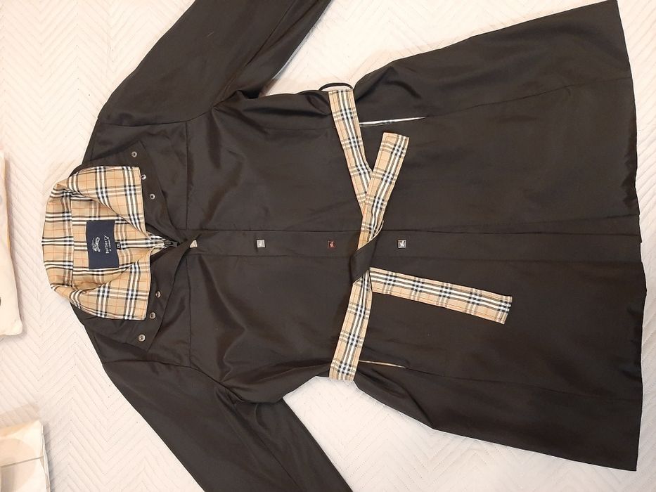 Тренч, плащ, Burberry,ї XXL, маломірить на XL, стан 10 з 10.