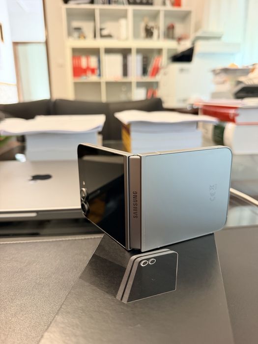 Samsung Z Flip 6 | 256GB