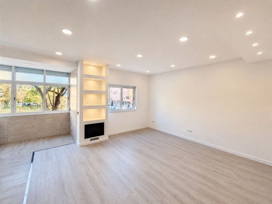 T2 - 1° Andar Av. Bocage Totalmente Remodelado
