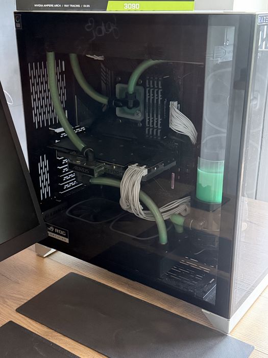 Komputer gamingowy Aorus RTX 3090 Extreme 24GB Ryzen 7 5800X 32GB RAM 3TB sdd Custom Water Cooling