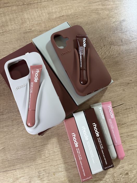 Чохол для телефону коричневого кольору