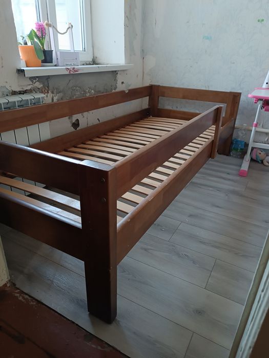 Ліжко односпальне