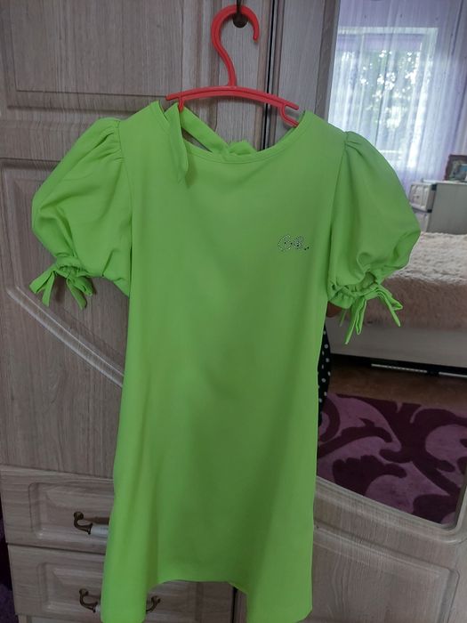 Нарядное платье на девочку