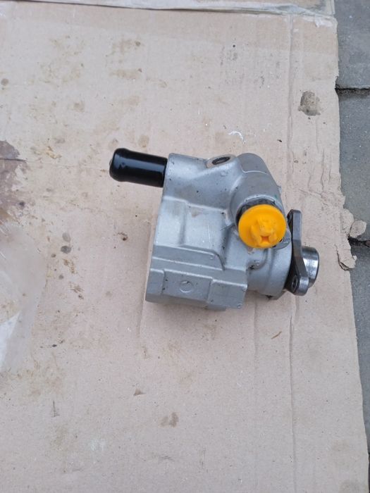 Продам насос гідропідсилювача renault trafic