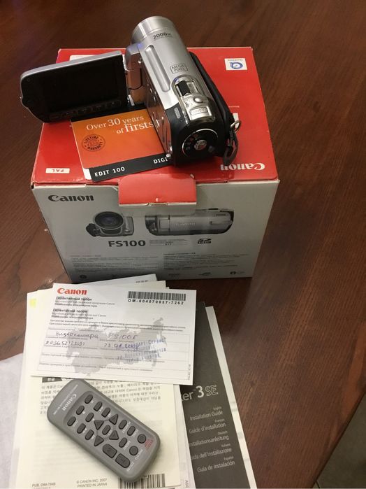 Видеокамера Canon FC100
