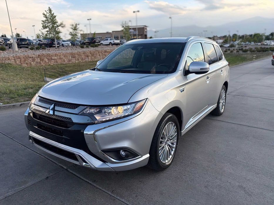 Mitsubishi Outlander PHEV SEL      2022