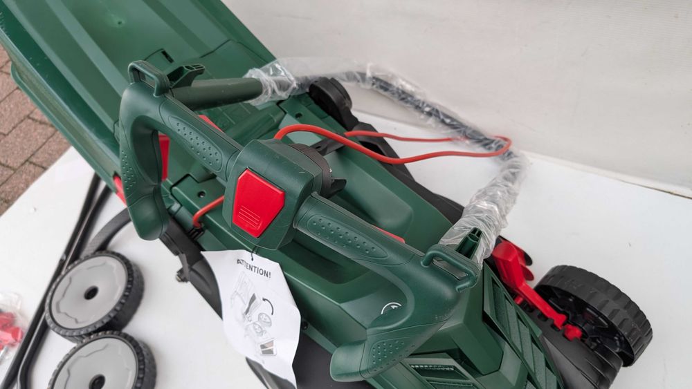 Kosiarka elektryczna Bosch UniversalRotak 37-555 1400W
