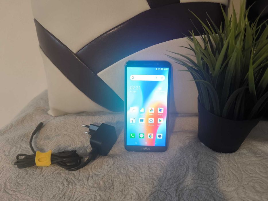 Smartphone Neffos 5.45", 13 Mpx 2GB RAM, 16GB