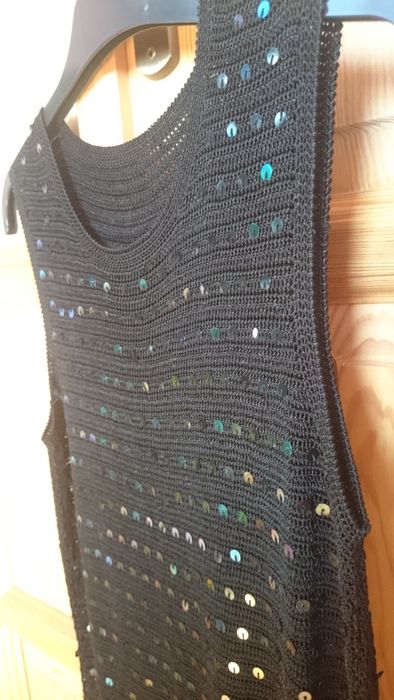 Czarna ażurowa bluzka z cekinami