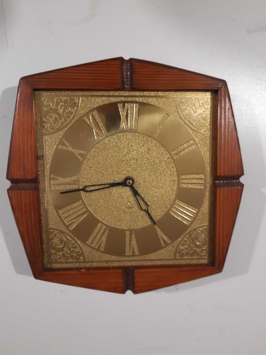 Zegar ścienny vintage.