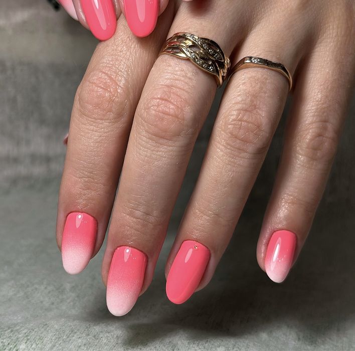 Нігті (нарощування, манікюр та педикюр). Левітана. Світло є!