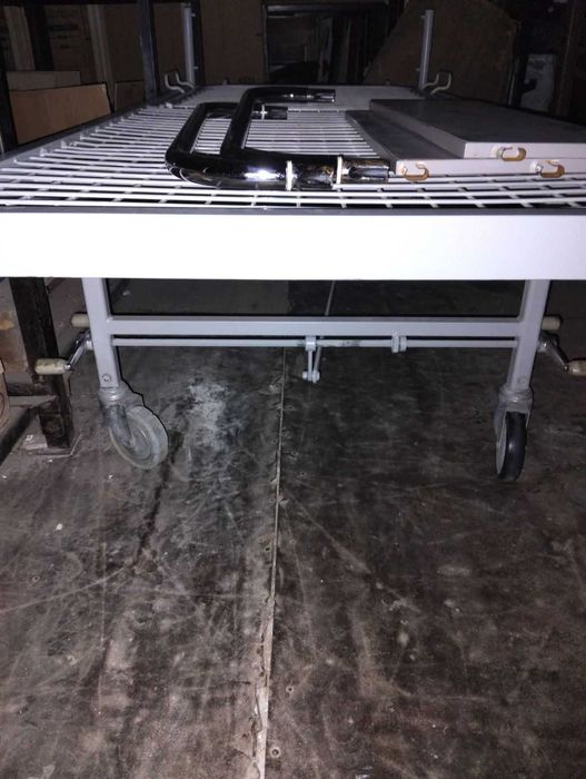 Продам ліжко для догляду за хворою людиною