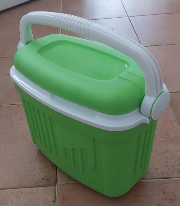 GELEIRA TÉRMICA COMO NOVA DE 8 LT. Casa,Praia,Pesca,Viagens,Férias,etc