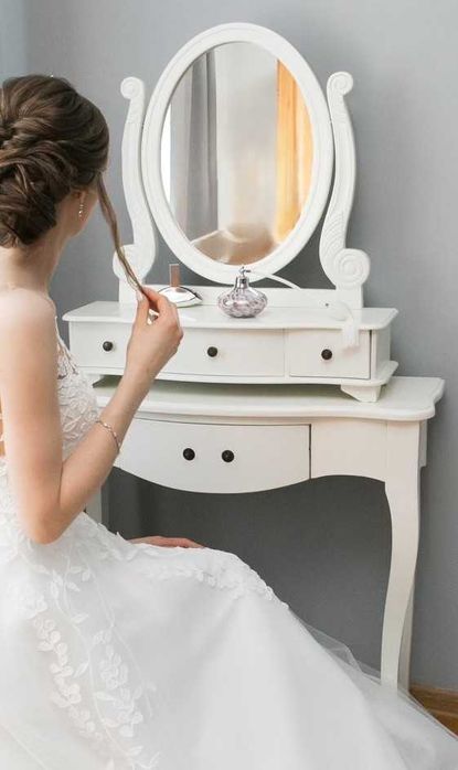 Biała elegancka Toaletka